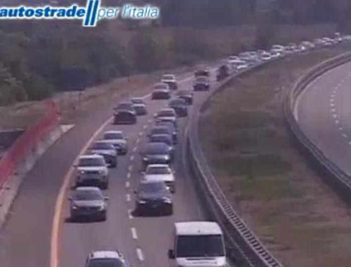 Due chilometri di coda in Autocisa verso Parma per lavori fra i caselli di Pontremoli e Berceto