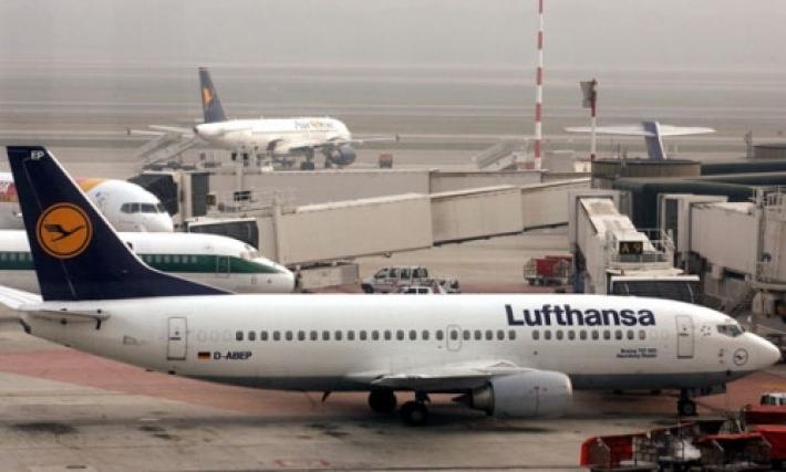 Lufthansa:oltre 1000 voli cancellati per sciopero personale