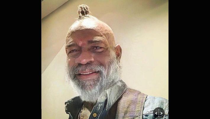 Balotelli si fa gli auguri con... barba bianca: 'La vecchiaia non mi cambia'