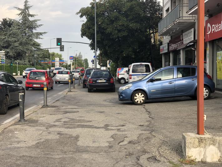 Quella pista ciclabile perennemente inutilizzabile