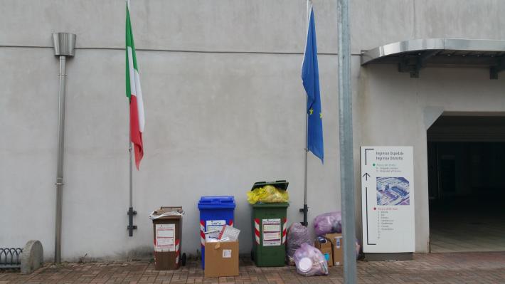 Ospedale di Vaio, povere bandiere...