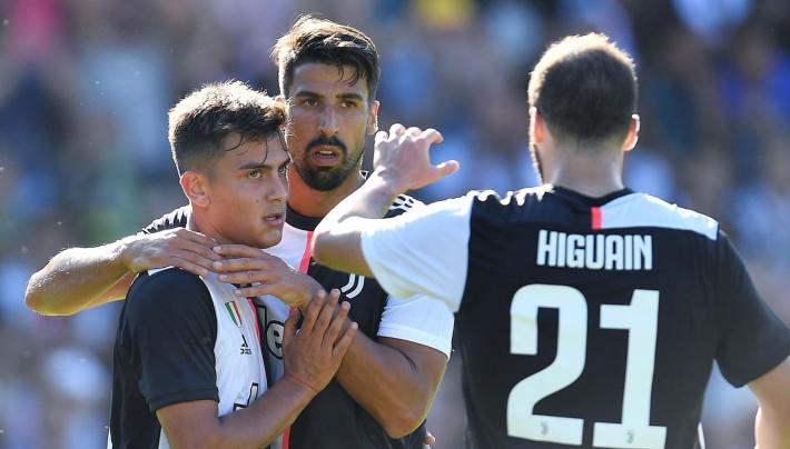 Juventus, Dybala incanta i tifosi a Villar Perosa con una doppietta