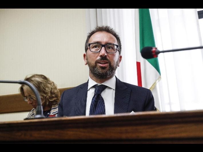 Bonafede: "Mai al tavolo con Renzi o la Boschi"