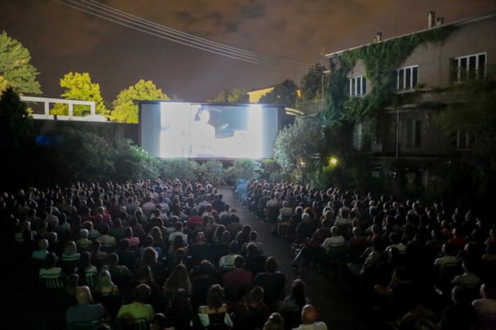 Cinema, all'aperto &egrave; pi&ugrave; bello