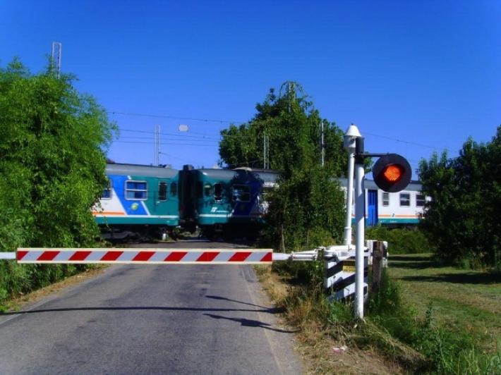 Una donna sui binari: traffico ferroviario sospeso per circa un&rsquo;ora fra Parma e Bologna