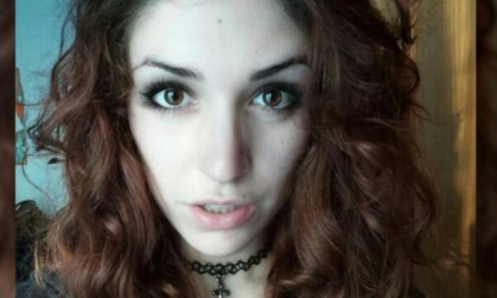 La tragedia di Monica, impiegata innamorata della musica