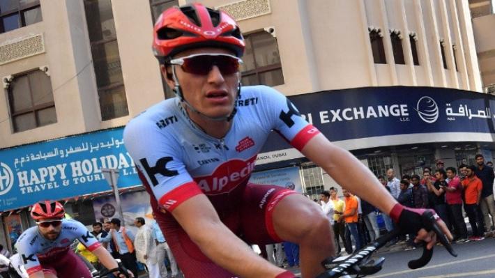 Marcel Kittel scende dalla bicicletta