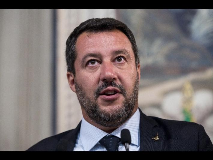 Salvini: '60 milioni di italiani ostaggio di 100 parlamentari'