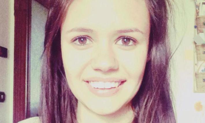 Una folla commossa ai funerali di Manuela