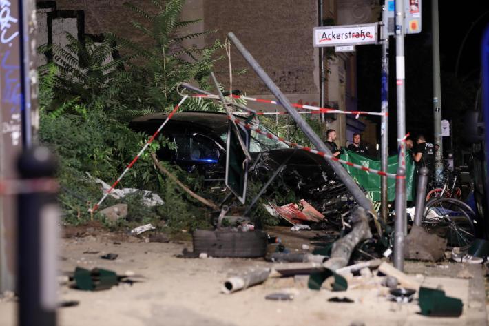 Berlino, Porsche piomba sulla folla: almeno 4 morti