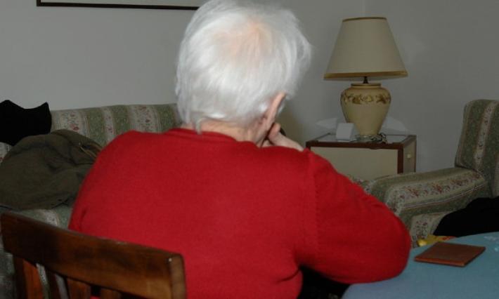 Anziana derubata da due truffatori. I consigli dei  carabinieri per gli anziani