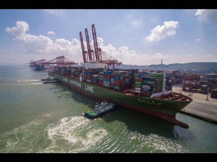 Trump rinvia di 15 giorni l'aumento  dei dazi alla Cina