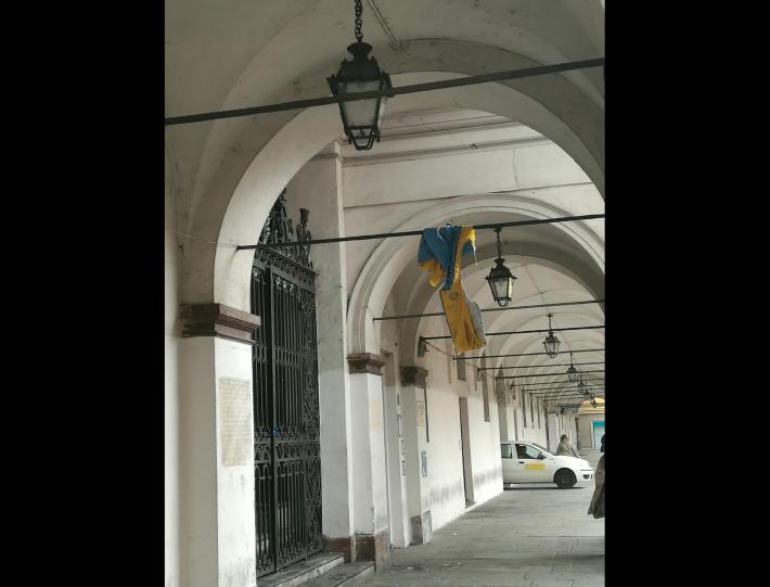 Degrado sotto i portici dell'ospedale vecchio 