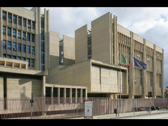 Dj suicida: periti, si &egrave; impiccato