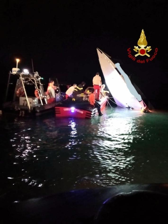Barca si schianta a Venezia, 3 morti