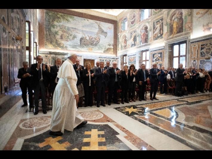 Papa: 'No all'eutanasia, diritto inesistente'