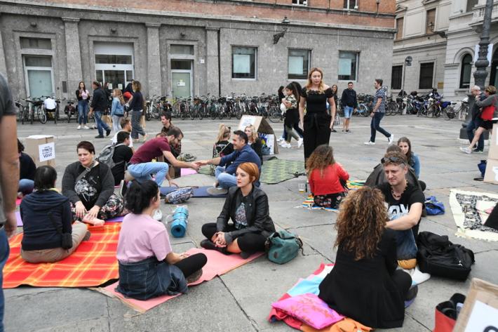 Occhi negli occhi: quel minuto &laquo;rivoluzionario&raquo;