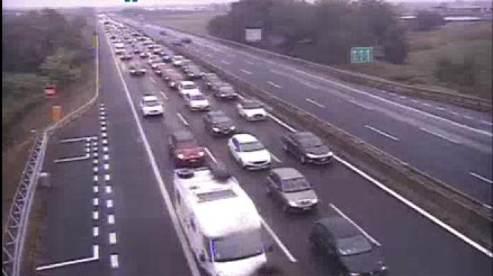 Traffico in A1,  camion ribaltato nella notte:  l'uscita per Parma rimasta chiusa per ore. Riaperta da poco