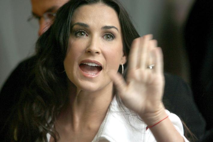 Demi Moore choc: 'A 15 anni fui venduta da mia madre per fare sesso'