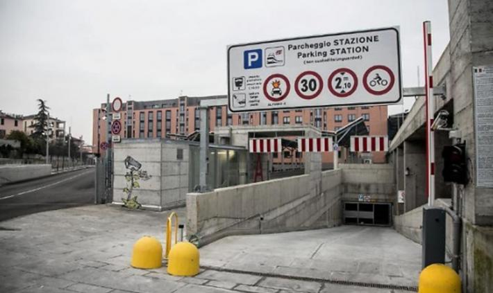  Parcheggio sotterraneo, c'&egrave; un nuovo gestore: riapre il piano dei senzatetto