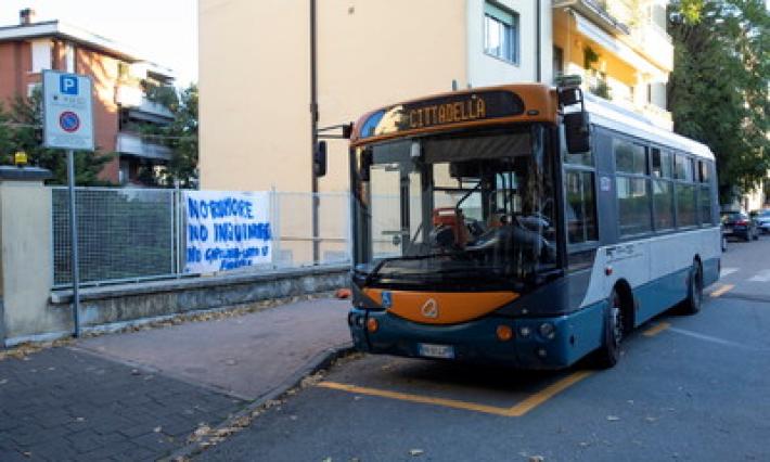 Linea 15: a&nbsp;partire da sabato, i bus riprenderanno l&rsquo;originario percorso su via Milano