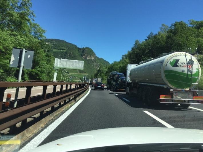 Incidenti stradali: Brennero off limits per un camion in fiamme