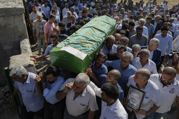 Siria, le Ong: dieci civili uccisi in un bombardamento turco 