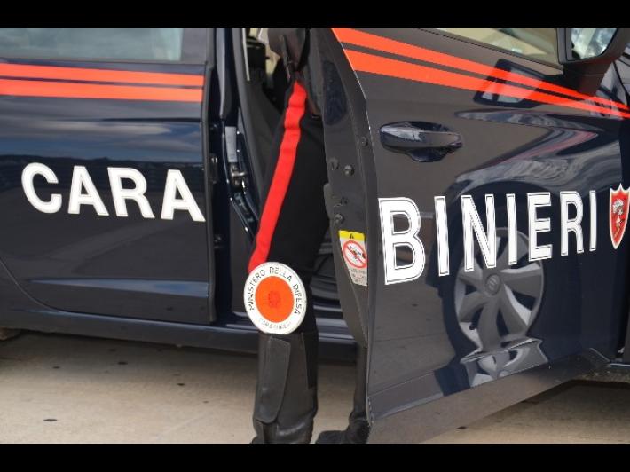 Violentata dal branco dopo la discoteca a Mantova, arrestati 5 giovani