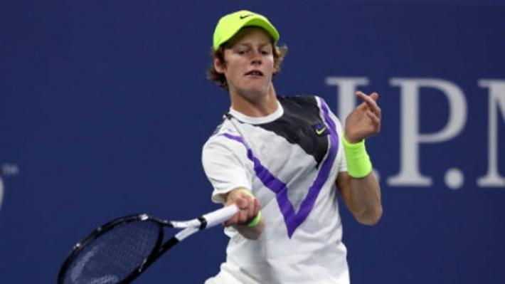 Sinner salva 5 match point e vola agli ottavi a Miami