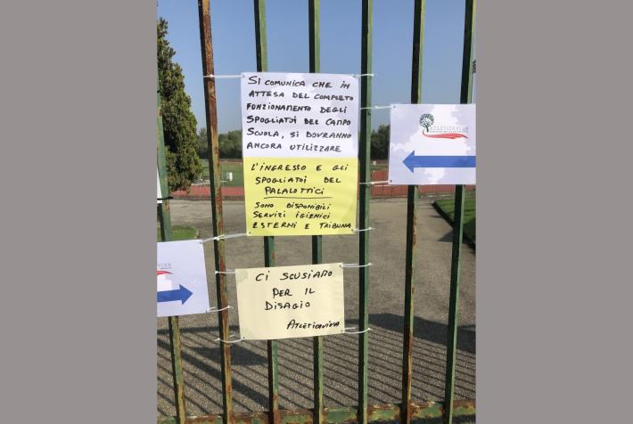 Campe scuola di via Po: gli  spogliatoi appena rifatti e inaugurati non  sono utilizzabili