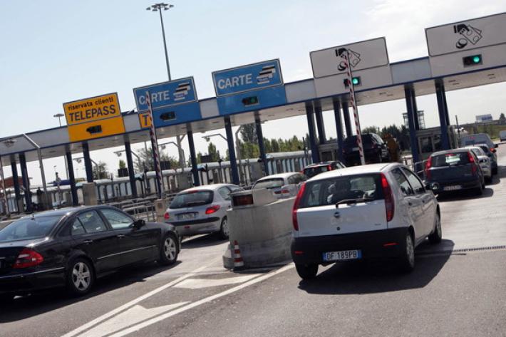 Autostrada A1, casello chiuso di notte da oggi  a mercoled&igrave;