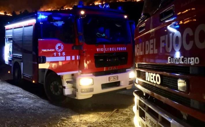 Incidente in A1 dopo lo svincolo di Fidenza verso Milano: 4 auto coinvolte e una ribaltata