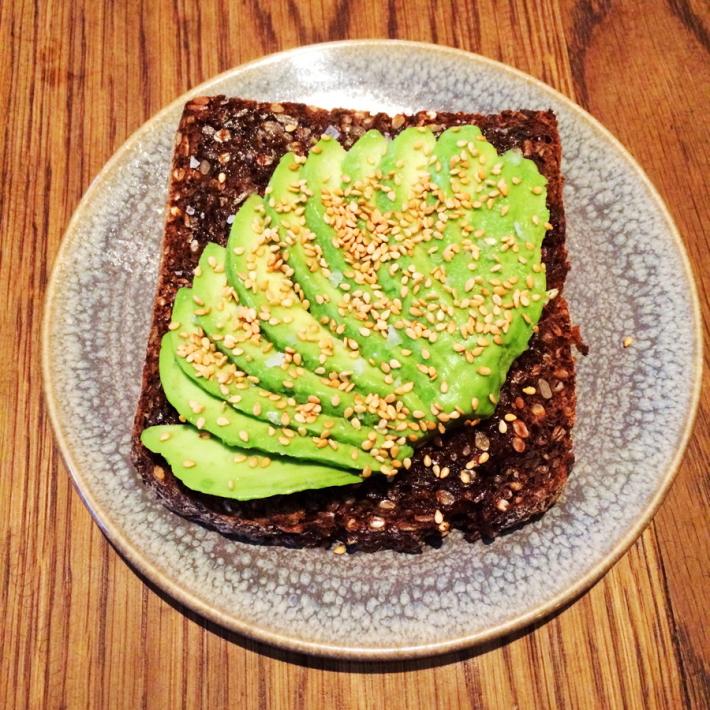 L'avocado toast batte il poke. E' il preferito dai millennials