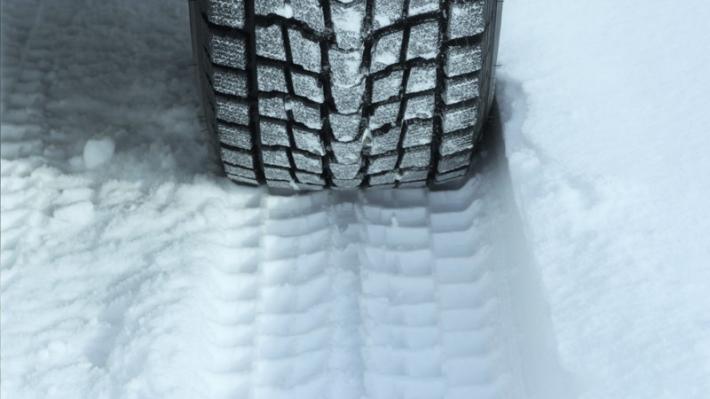 Dal 15 novembre obbligo di gomme invernali o catene a bordo sulle strade con ordinanza