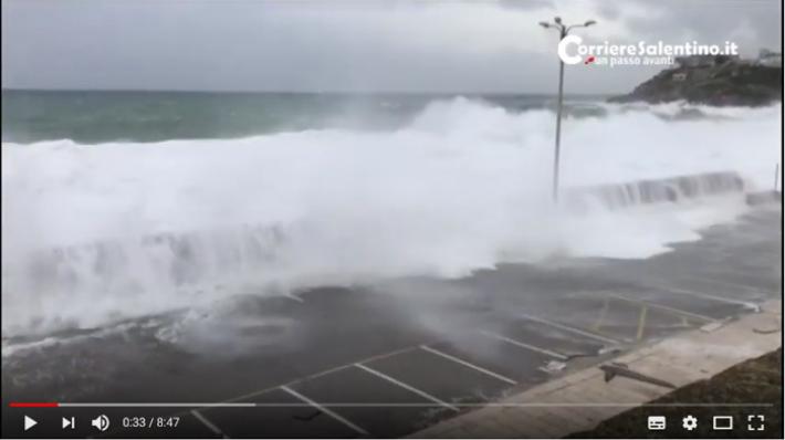 Maltempo, una violenta tromba d'aria a Porto Cesareo. Tanti danni   - Video