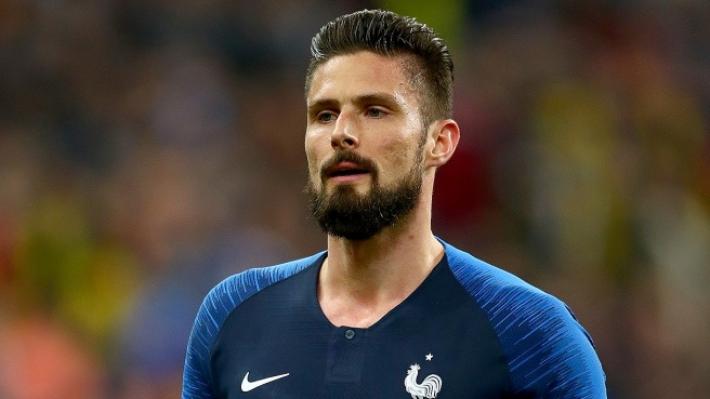 Chelsea, Giroud resta in Premier League