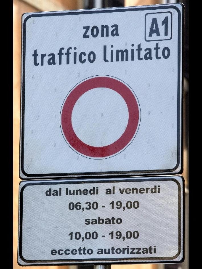 Era in buona fede: annullate dal giudice di pace 15 multe alla stessa persona per  accesso alla ZTL