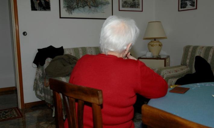 Finto avvocato, pensionata derubata