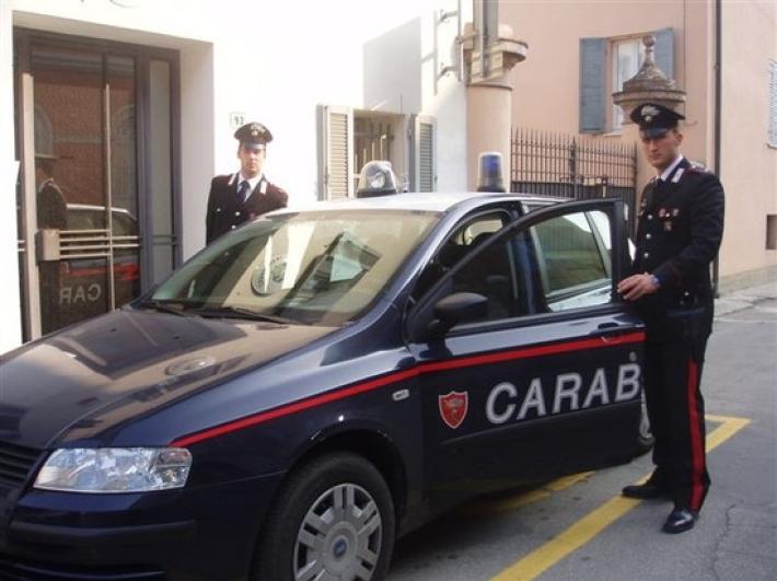 Donna uccisa in casa nella notte nel Novarese, fermato il marito