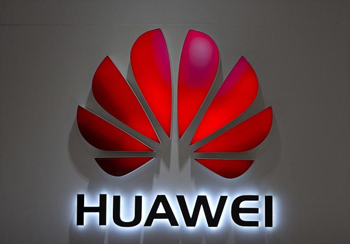Huawei: gli  Usa concedono le licenze di vendita alle aziende americane