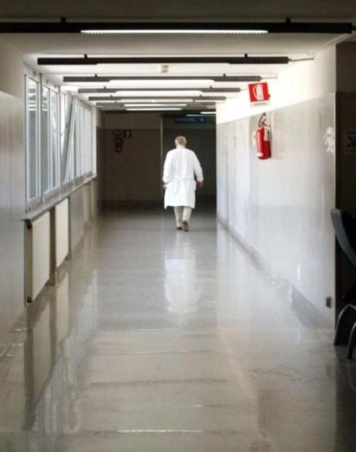 Alzheimer, scoperta molecola che blocca la malattia 