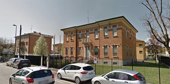 Sant'Ilario d'Enza, il vicino li vede mentre scavalcano la recinzione: uno dei due ladri in manette