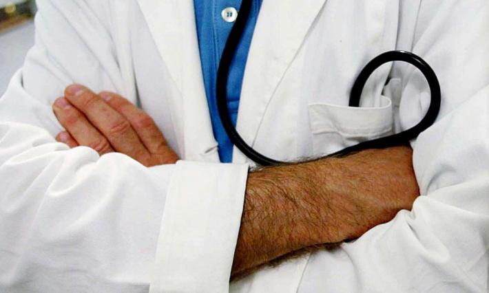 Sesso per curare il papilloma: per il giudice &egrave; "assurda ma non &egrave; violenza". Medico ai domicilari