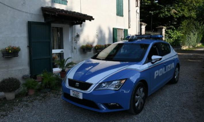 Dopo il colpo di pistola, l'aggressione con un forcone