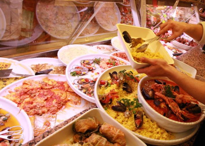 Per il cenone gli italiani spenderanno 500 milioni in meno