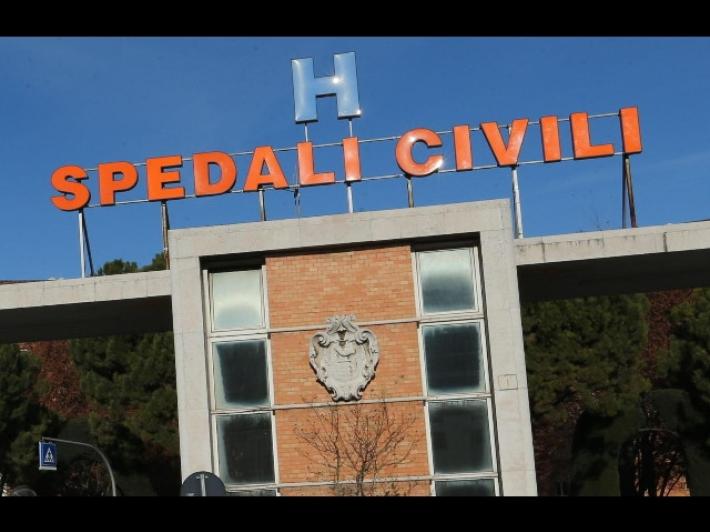 Bambina arrivata da Gaza per curarsi a Brescia sparisce il giorno dopo dall'ospedale