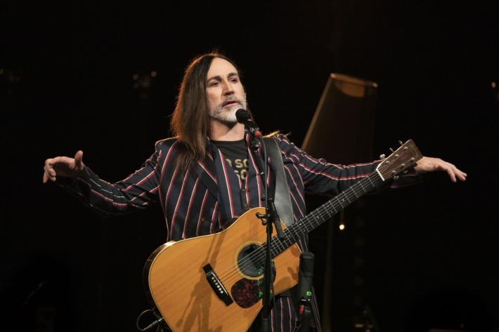 Manuel Agnelli, mi aspettavo che il Boss donasse l'incasso