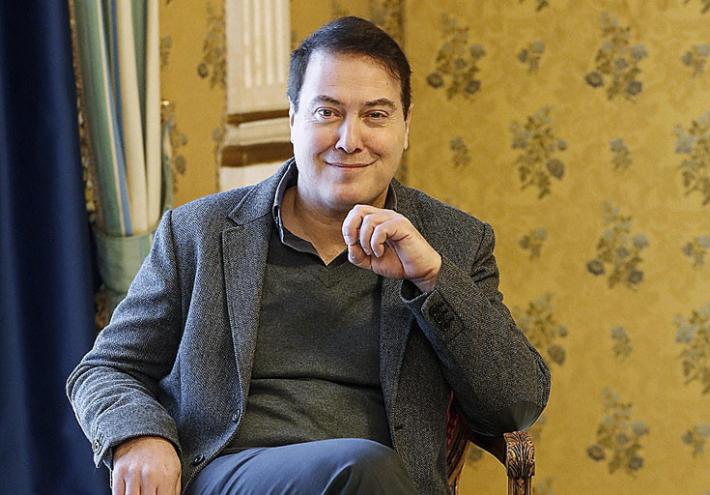 Truff&ograve; l'attore Corrado Guzzanti: tre anni all'ex manager