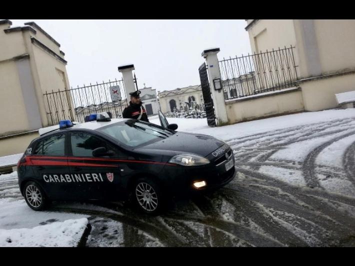 Violenza sessuale: aggredisce anziana a cimitero, arrestato