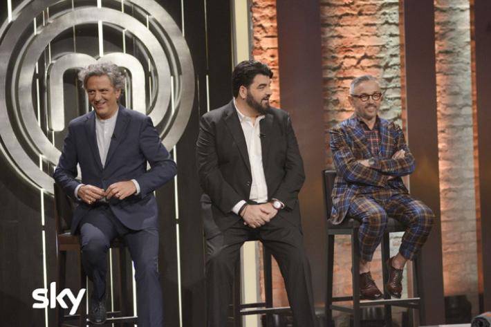 Torna Masterchef, con un nuovo grembiule, gli skill test e una puntata al Regio